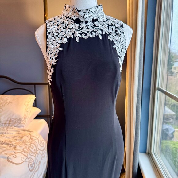 NWT Bebe Black w White Lace Formal Maxi Gown Mesh Cutouts Train - Picture 5 of 15